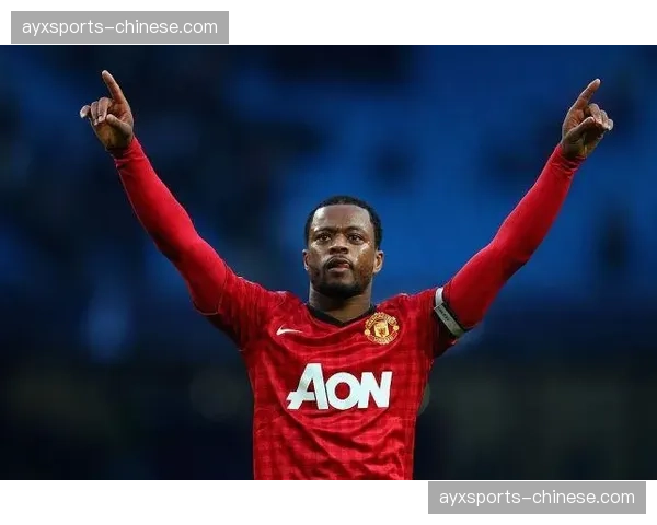 前法国国脚埃弗拉在专栏中撰文，以边卫视角分析现代混合防守对后卫的要求